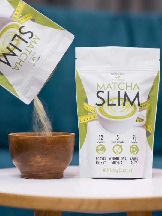 Matcha Slim pack with mixed drink presentation